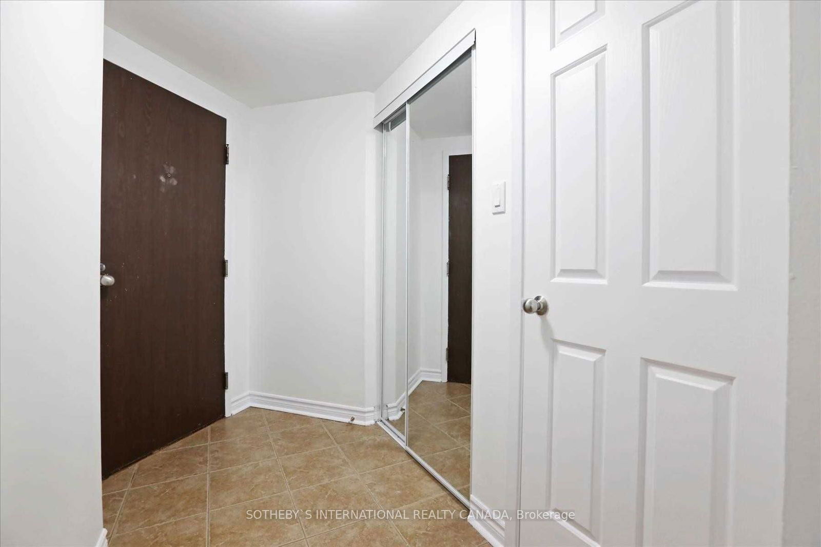 717 Bay St, unit 1408 for rent - image #3