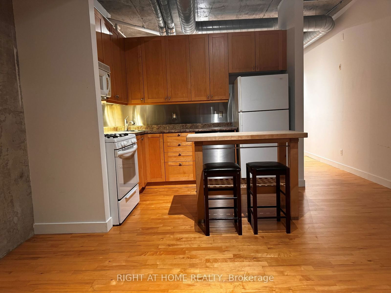 32 Stewart St, unit 305 for rent - image #8