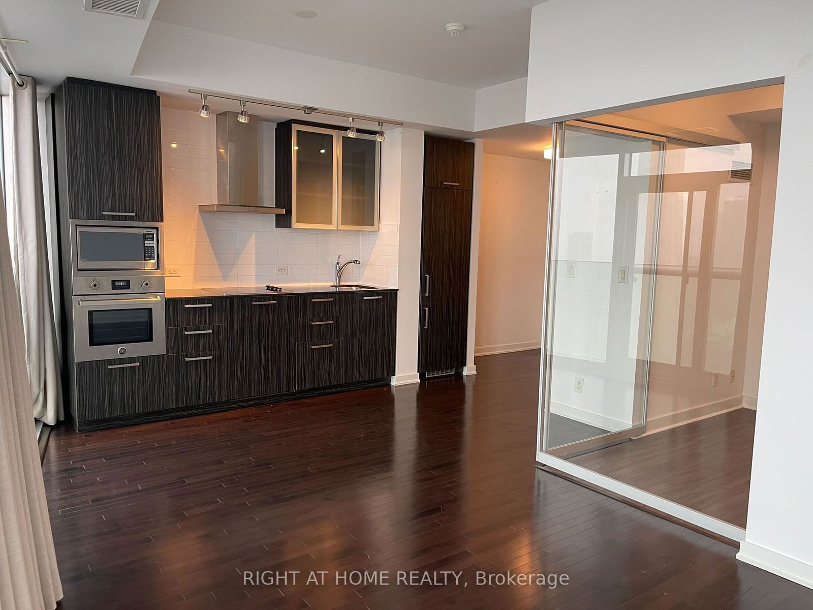 12 York St, unit 3606 for rent - image #1