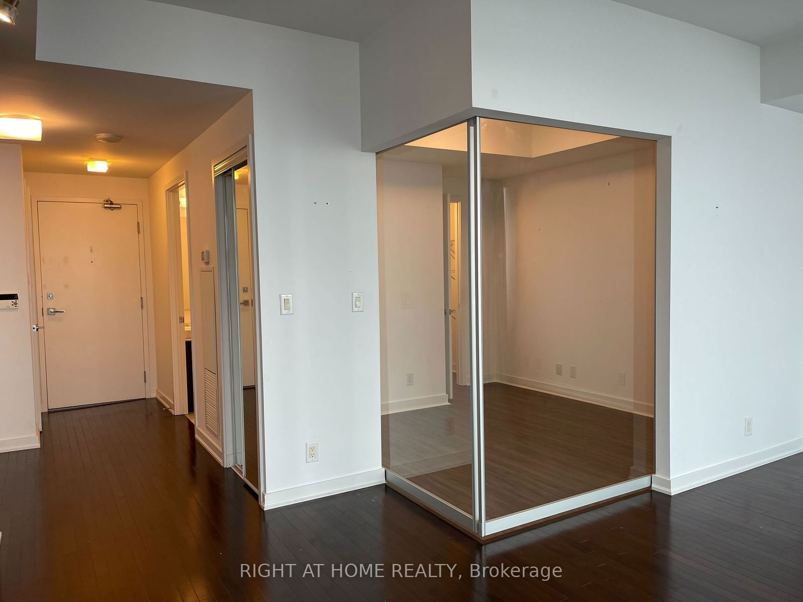 12 York St, unit 3606 for rent - image #11