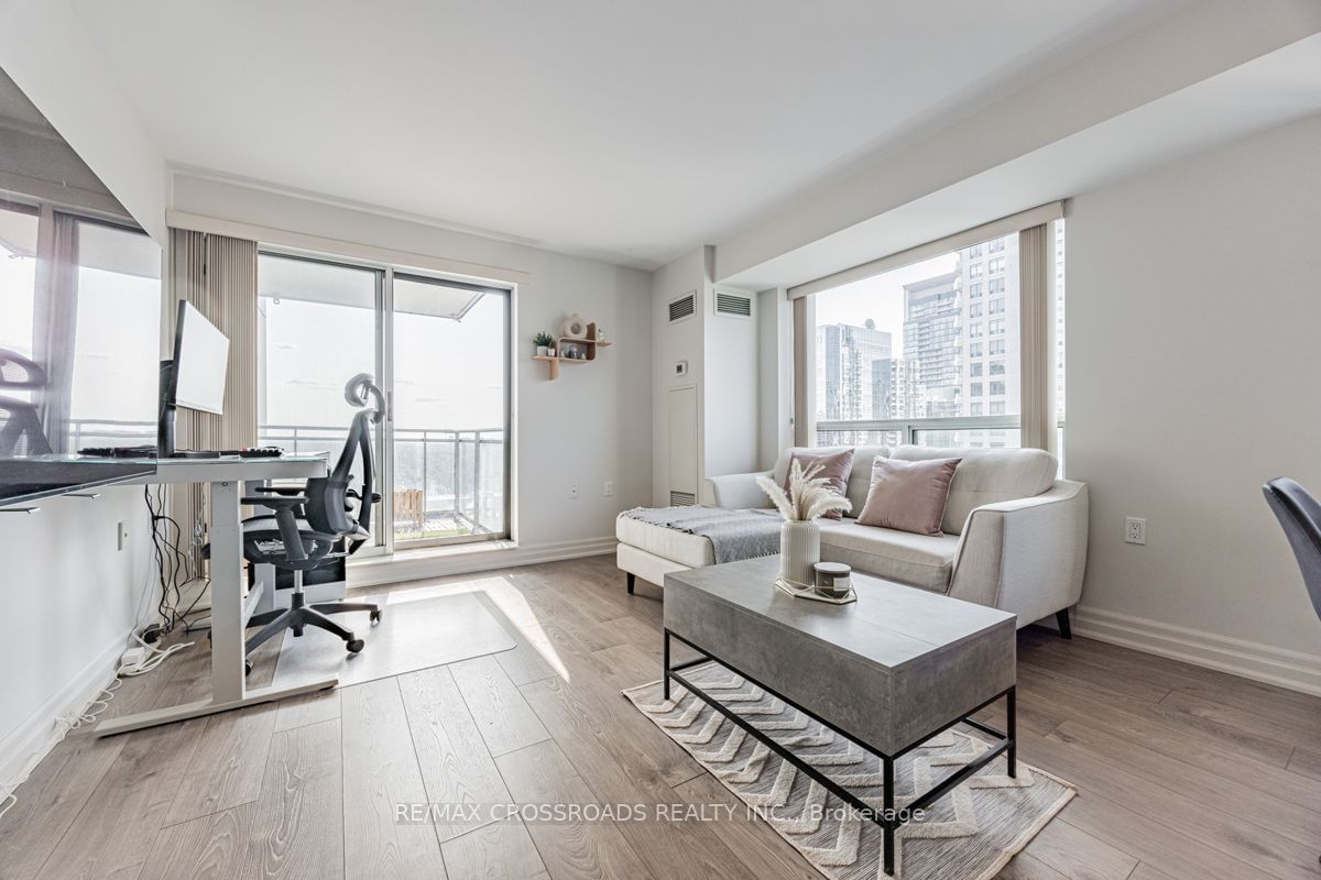 21 Hillcrest Ave, unit 2307 for sale - image #5