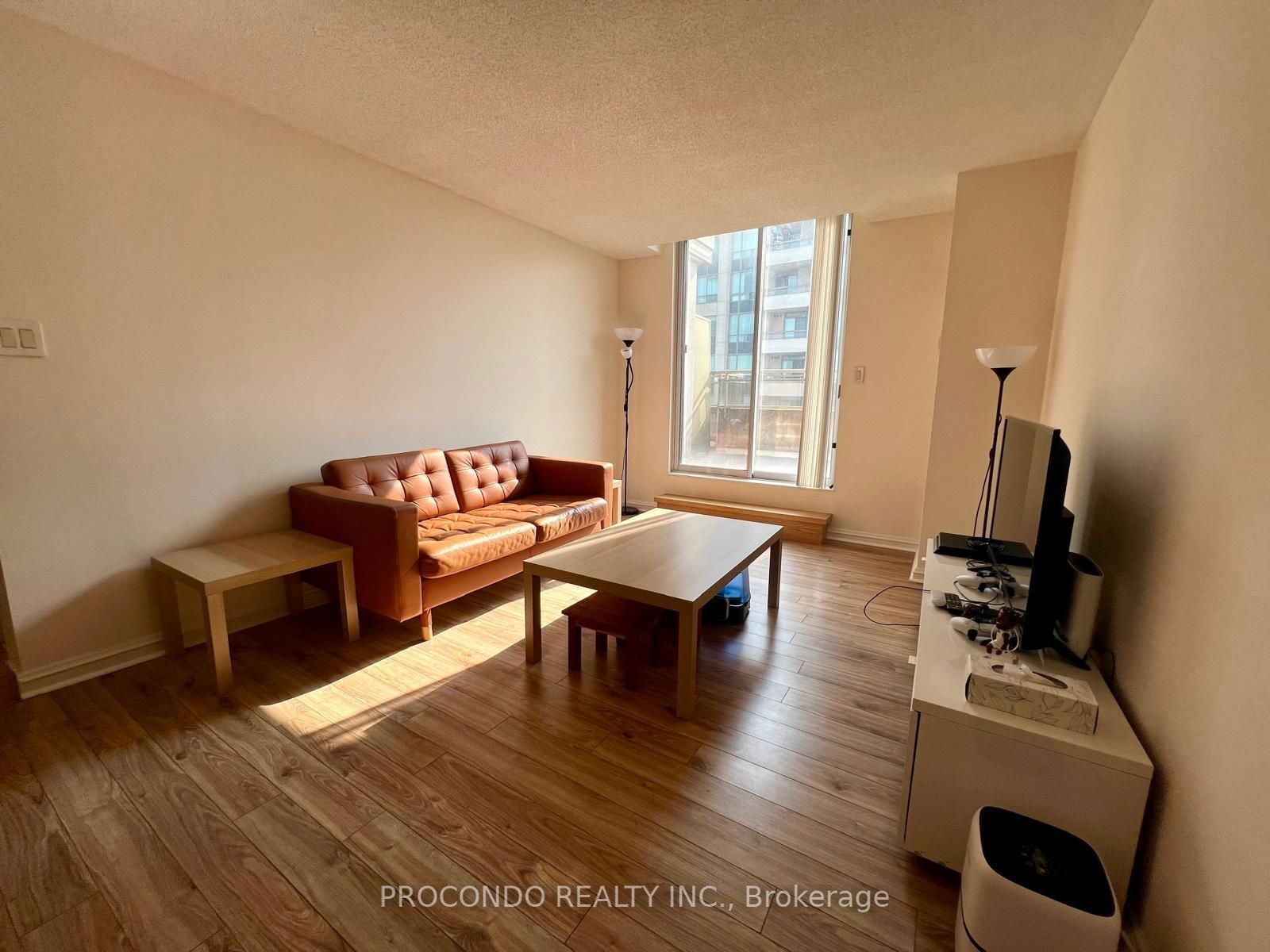 256 Doris Ave, unit UPH8 for sale - image #2