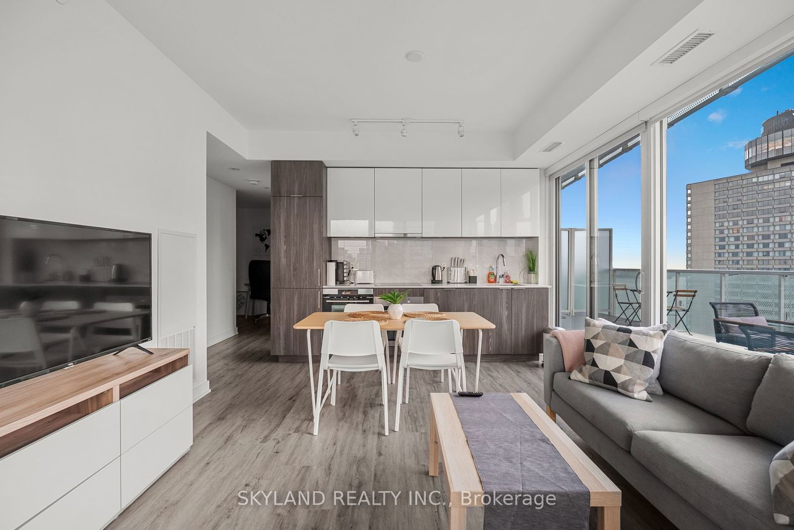 15 Queens Quay E, unit 2307 for rent - image #11