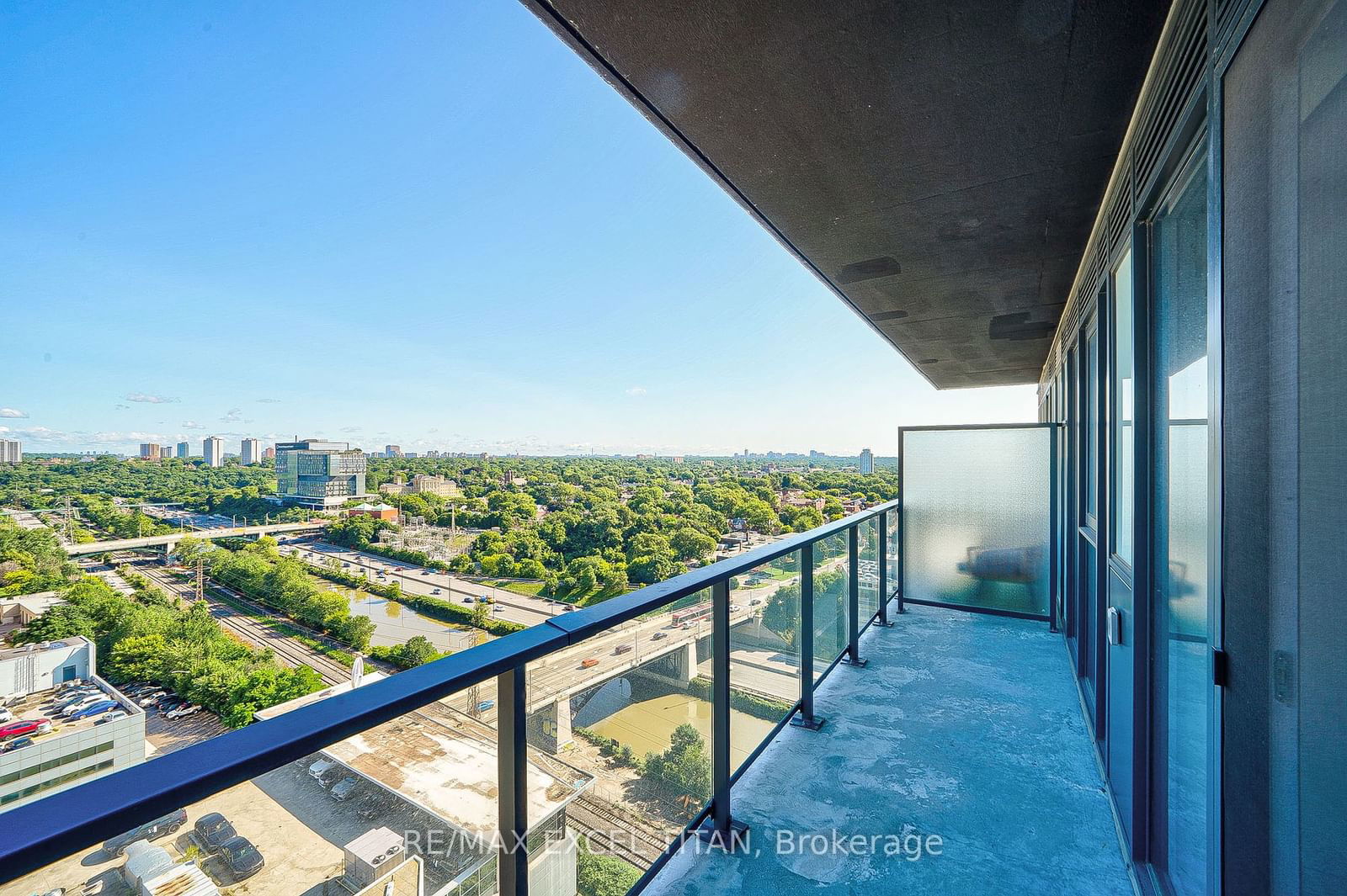 5 Defries St, unit 1611 for sale