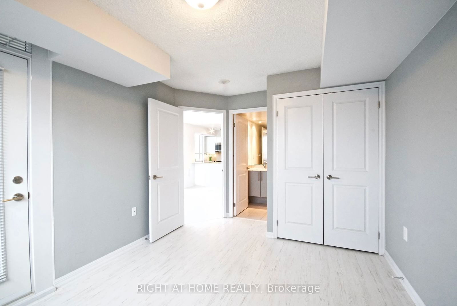 125 Western Battery Rd, unit 1115 for rent - image #19