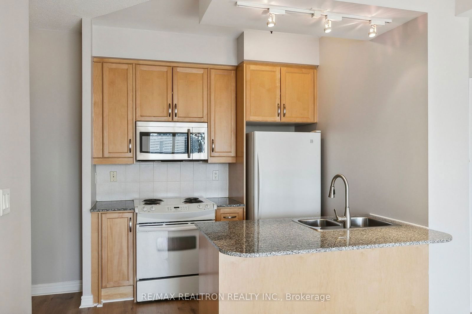 100 Hayden St, unit 1607 for sale - image #17