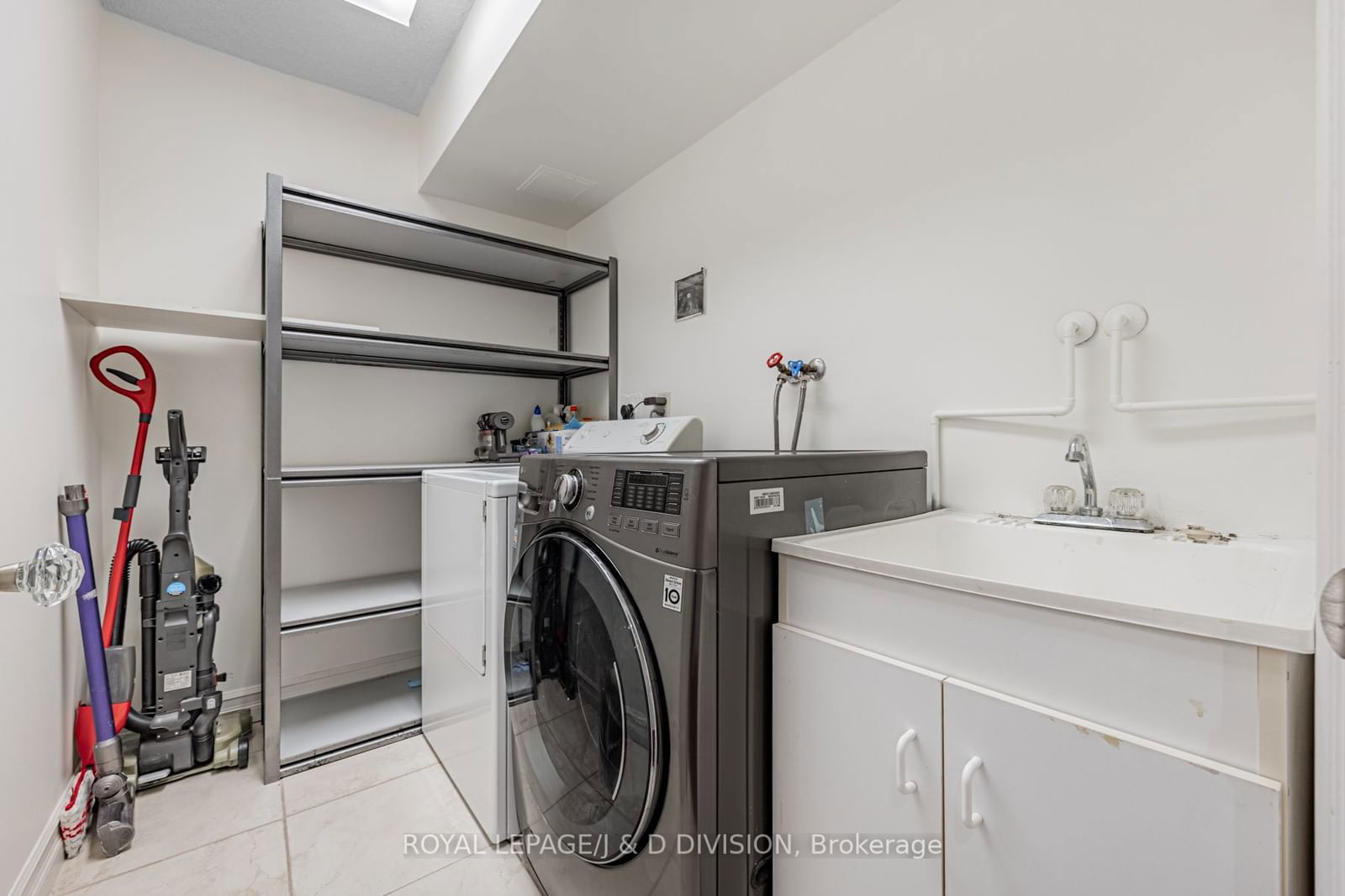 110 Bloor St W, unit 1305 for rent - image #21