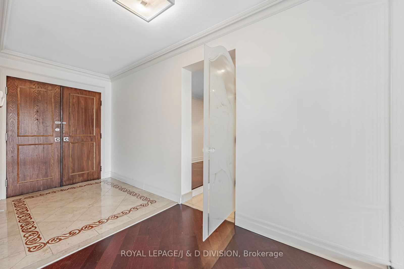 110 Bloor St W, unit 1305 for rent