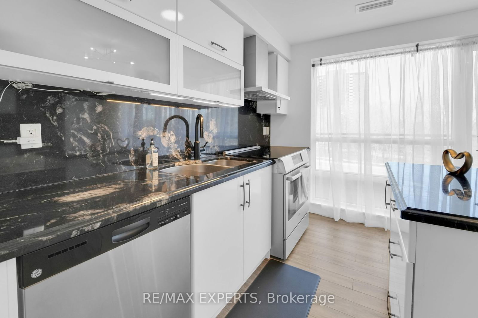 2015 Sheppard Ave E, unit 207 for rent - image #7