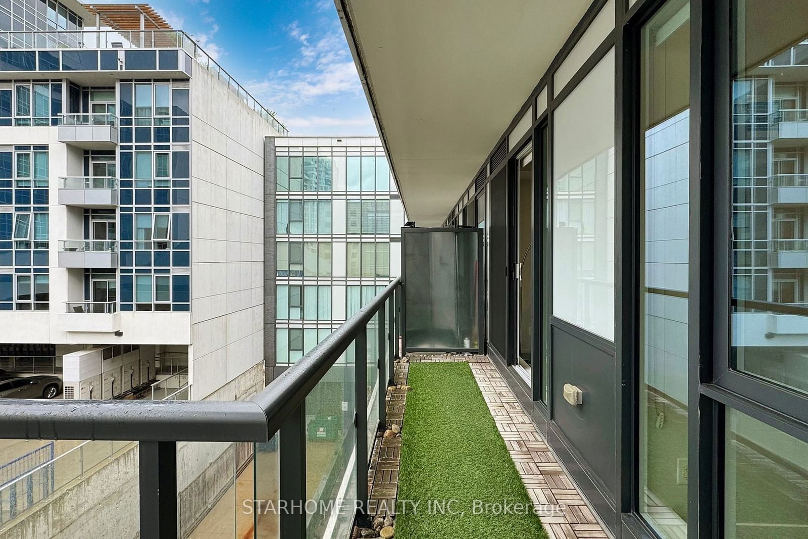 18 Rean Dr, unit 402 for sale - image #20