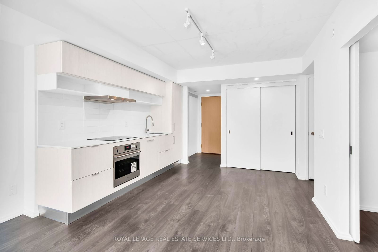 5 Soudan Ave, unit 704 for sale - image #6