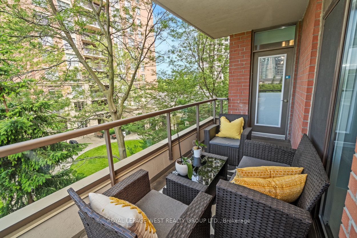 51 Harrison Garden Blvd, unit 304 for sale - image #33