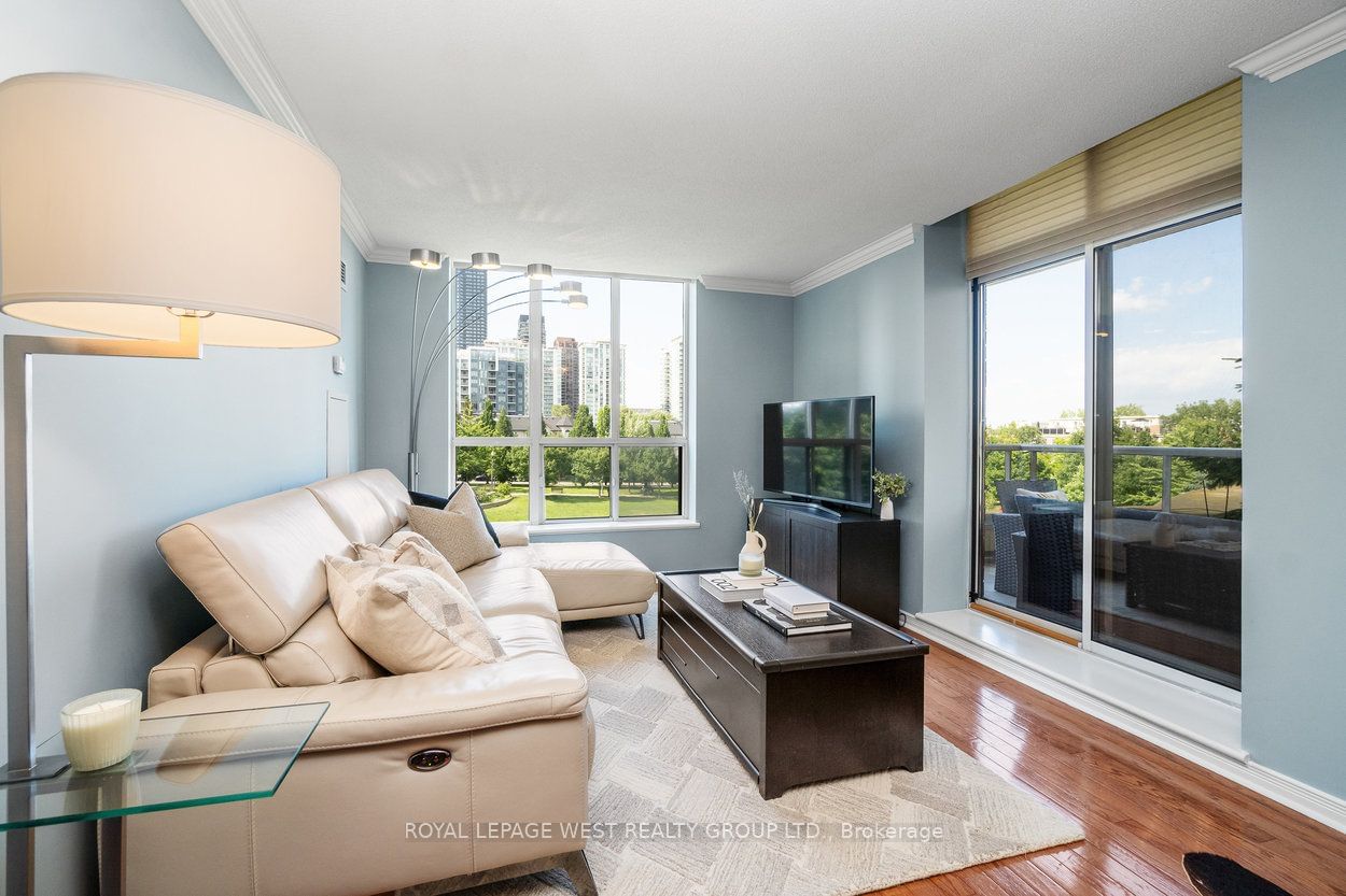 51 Harrison Garden Blvd, unit 304 for sale - image #5