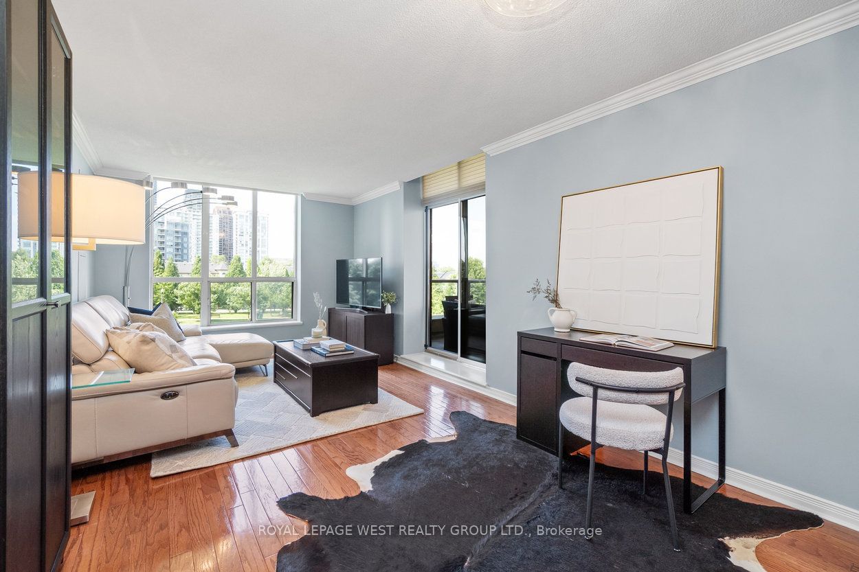 51 Harrison Garden Blvd, unit 304 for sale - image #6