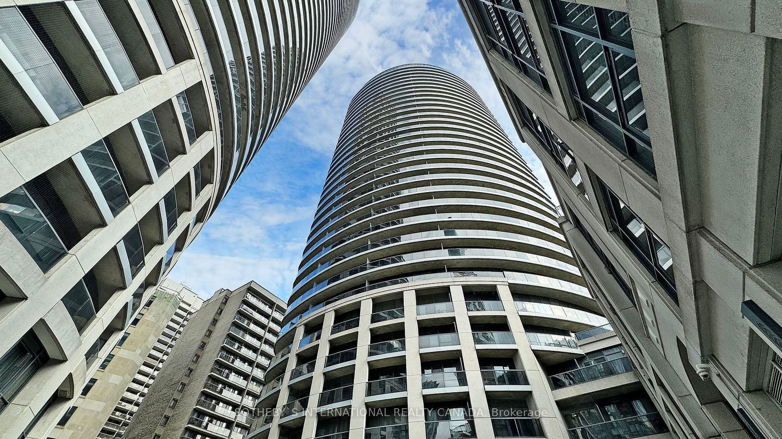 25 Carlton St, unit 2203 for sale - image #2