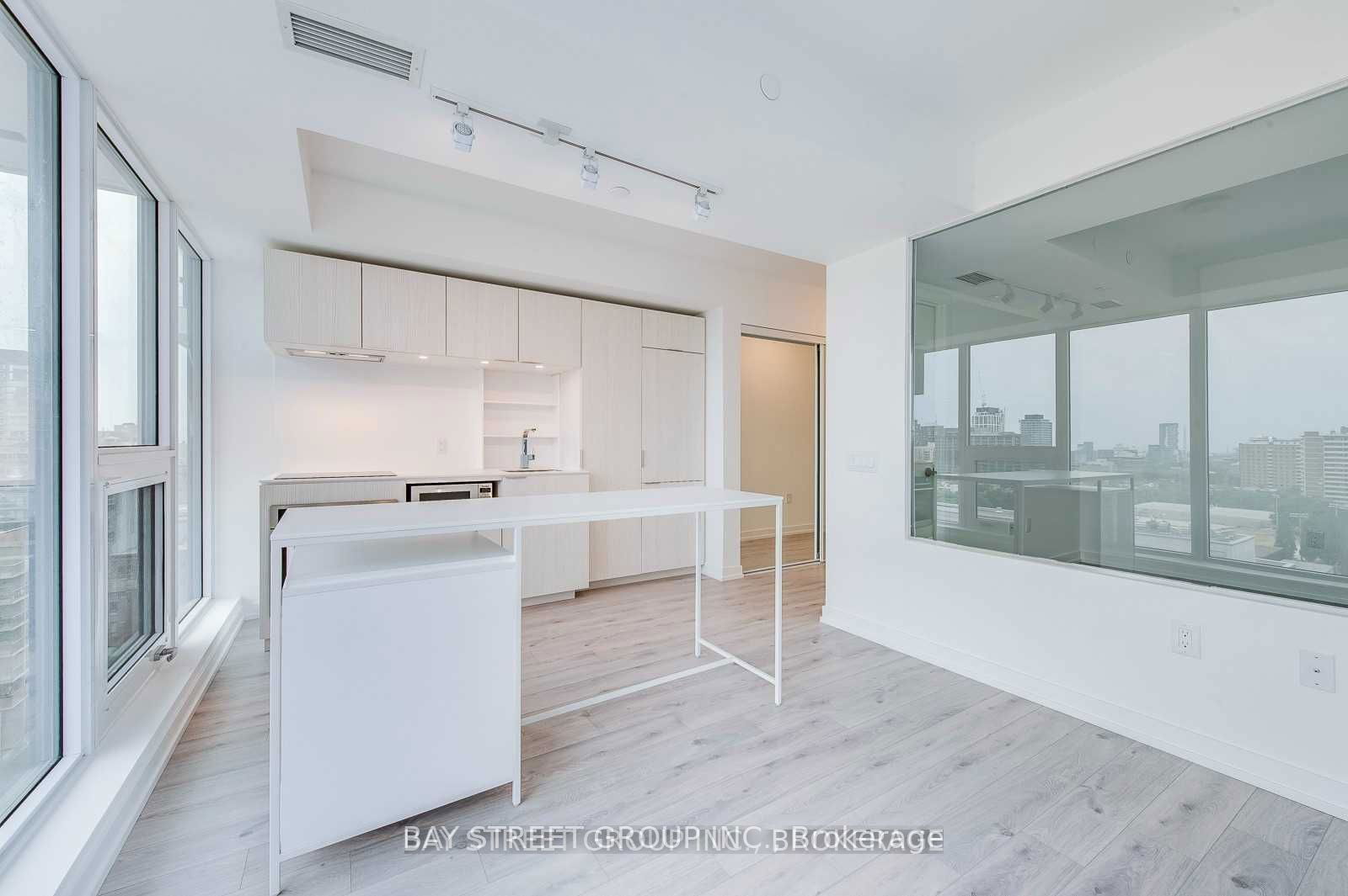 77 Shuter St, unit 2207 for rent