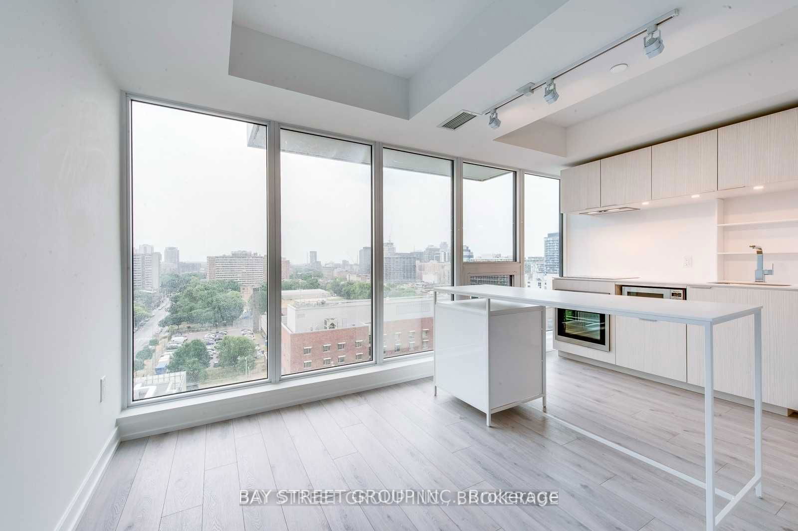 77 Shuter St, unit 2207 for rent