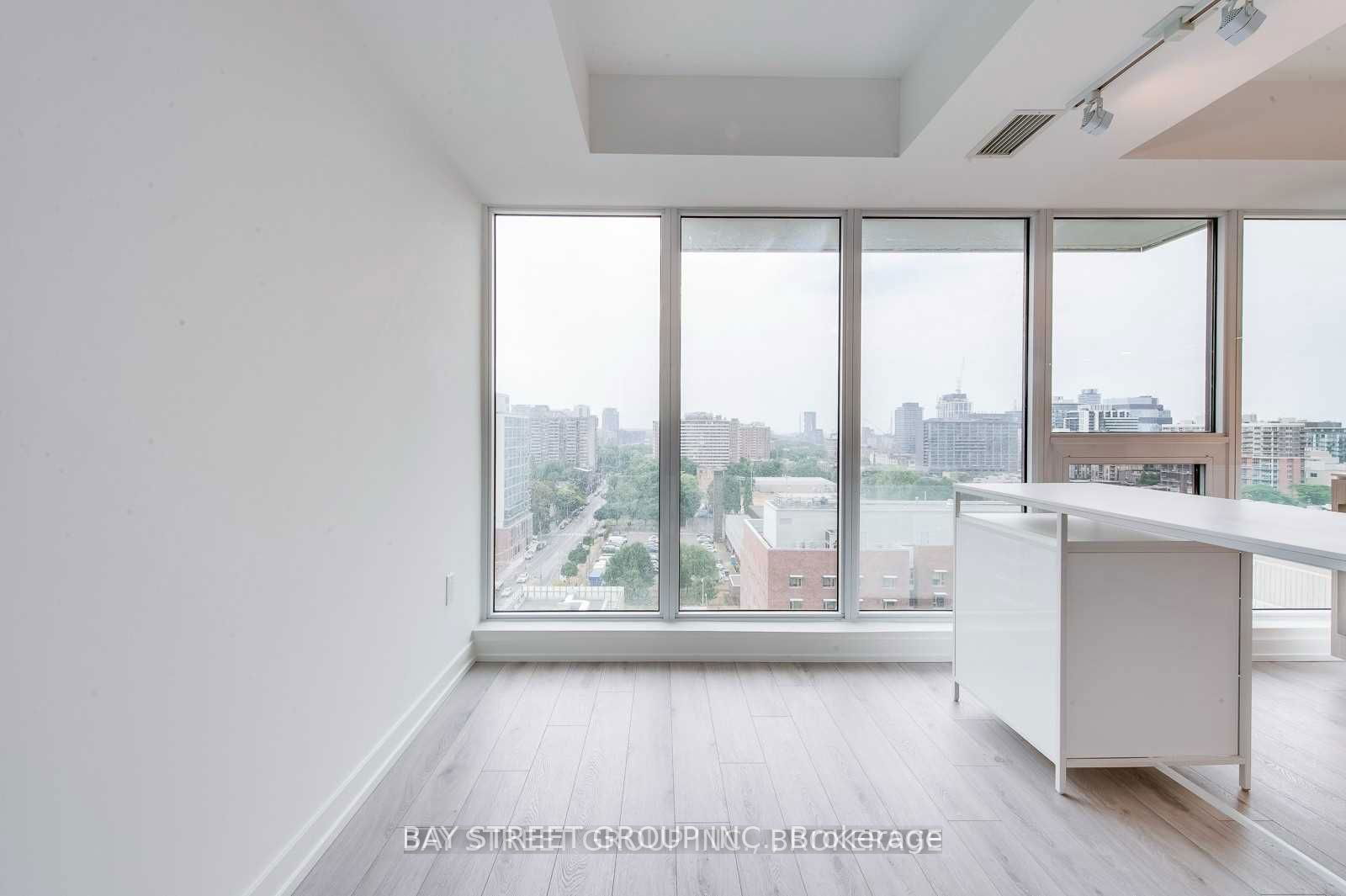 77 Shuter St, unit 2207 for rent