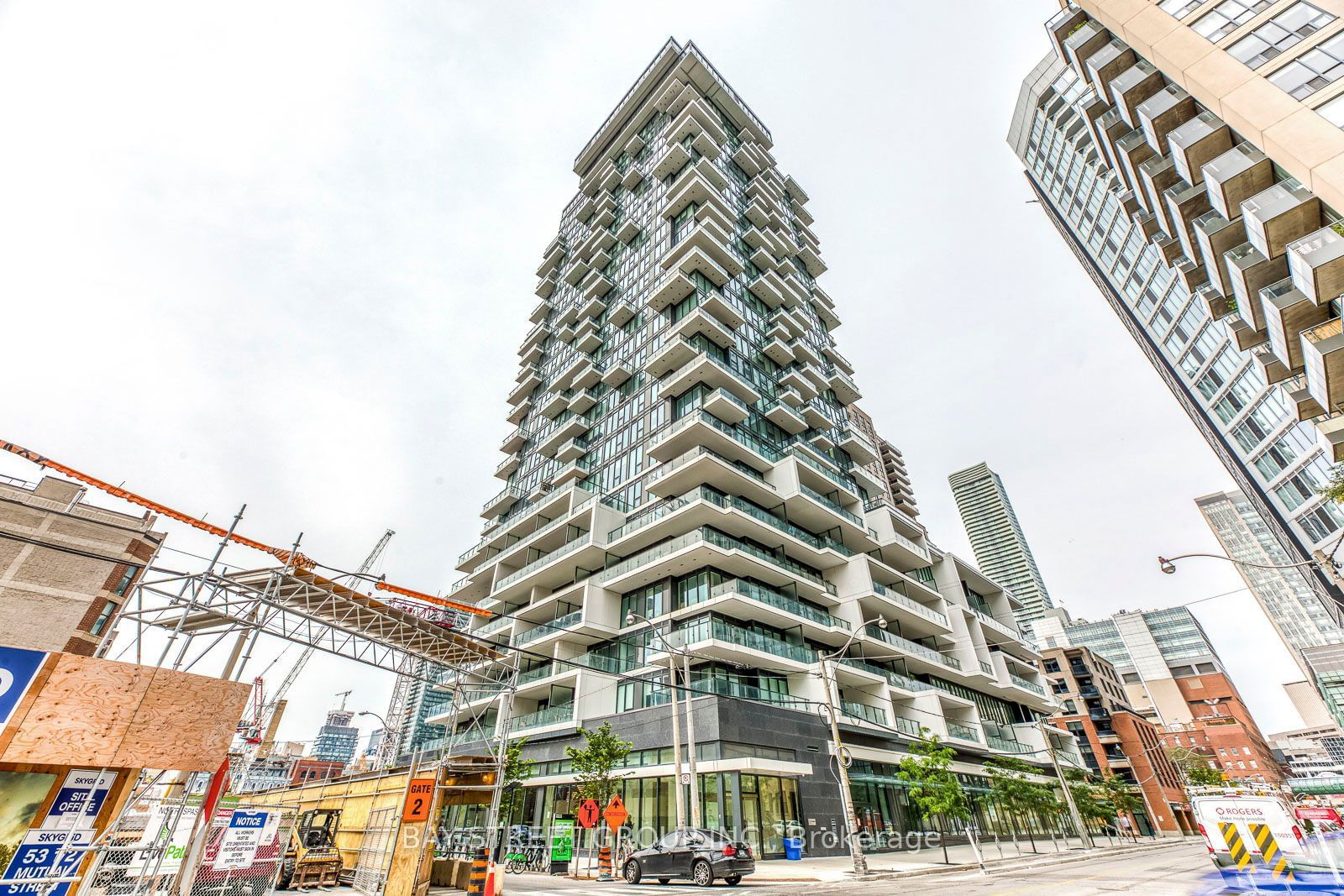 77 Shuter St, unit 2207 for rent