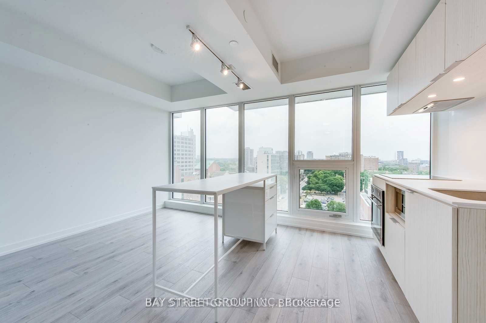 77 Shuter St, unit 2207 for rent