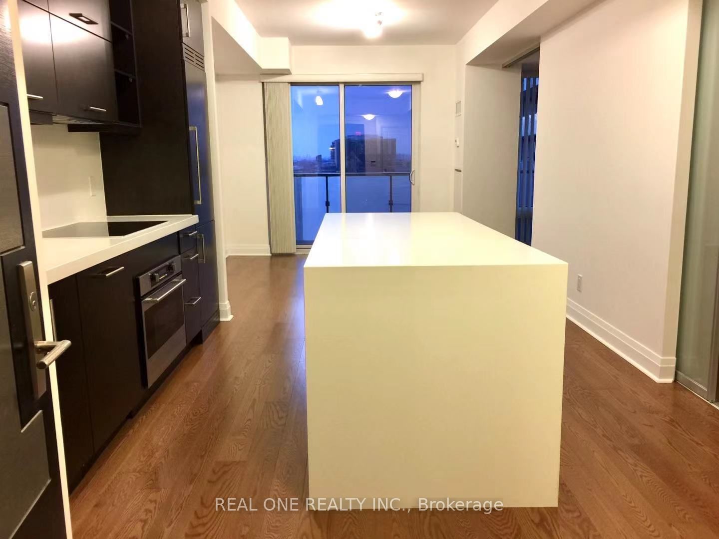 1080 Bay St, unit 1005 for rent - image #8