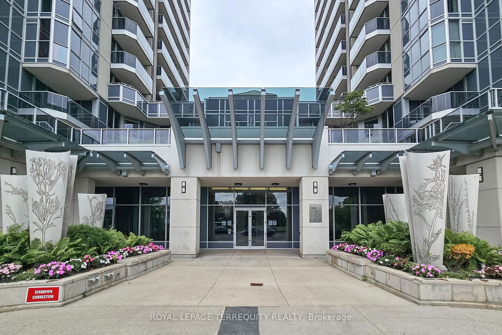 5791 Yonge St, unit PH106 for sale