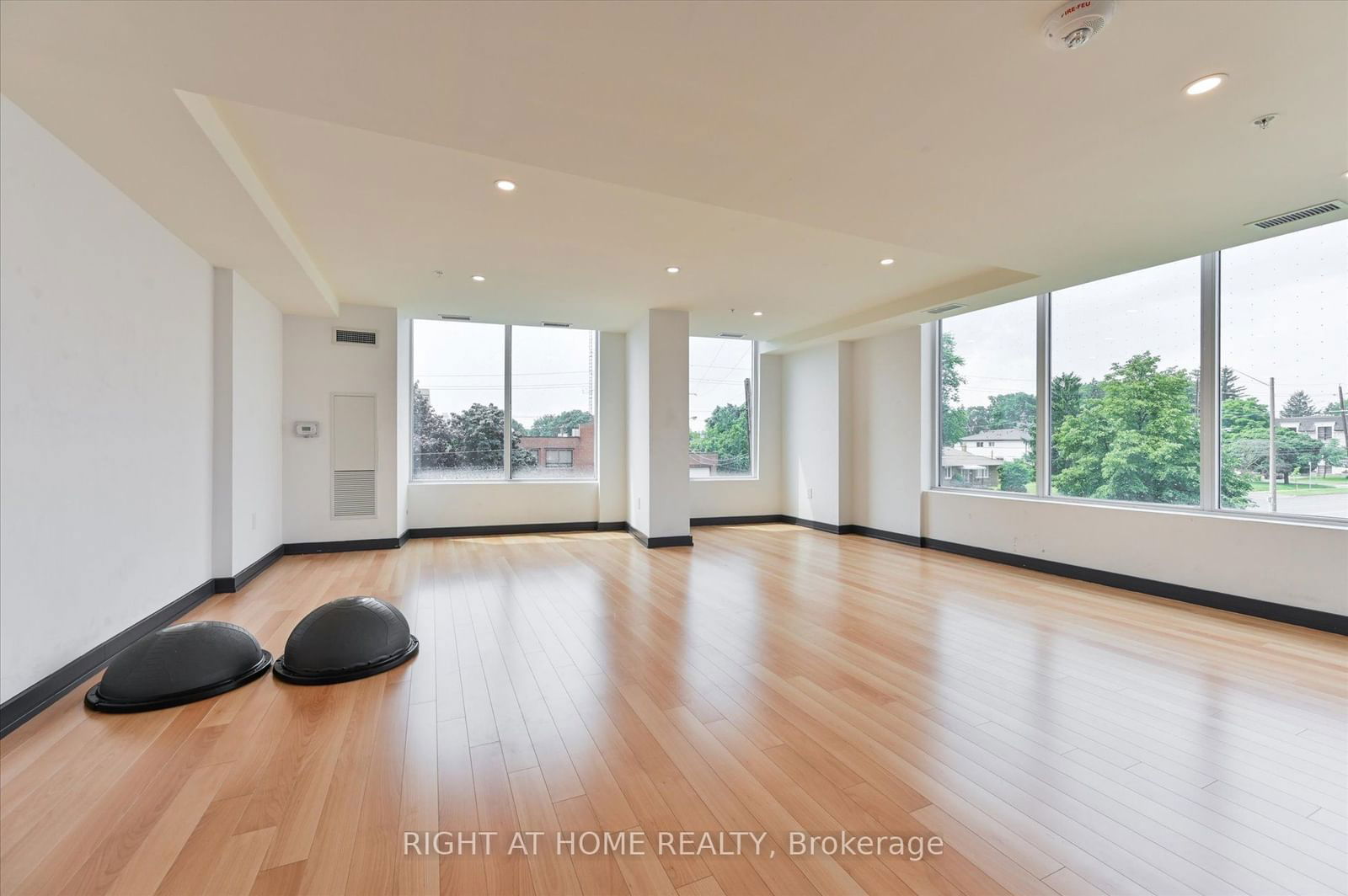 3237 Bayview Ave, unit 312 for sale - image #21