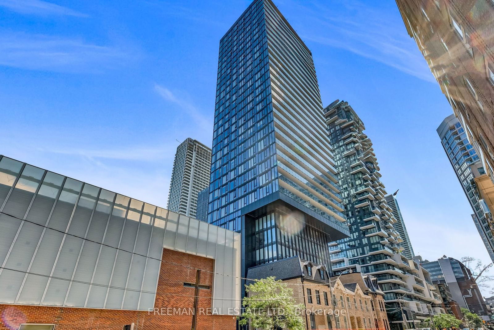 47 Mutual St, unit 2702 for sale