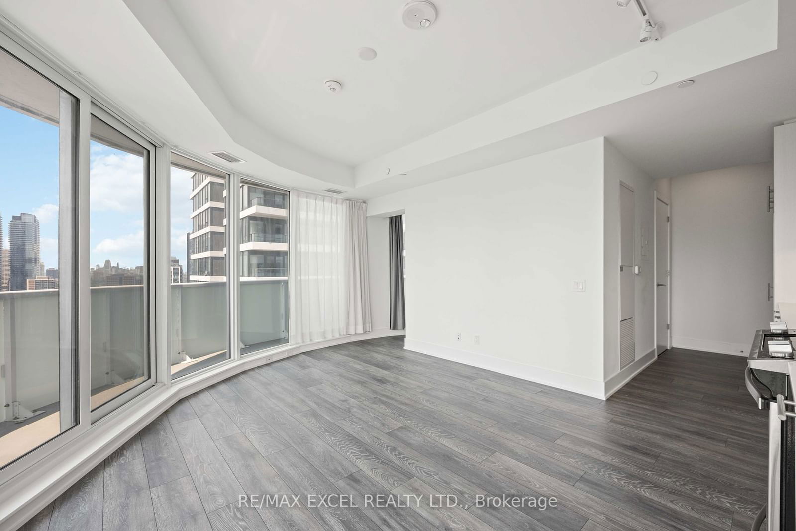 403 Church St, unit 3005 for sale - image #8