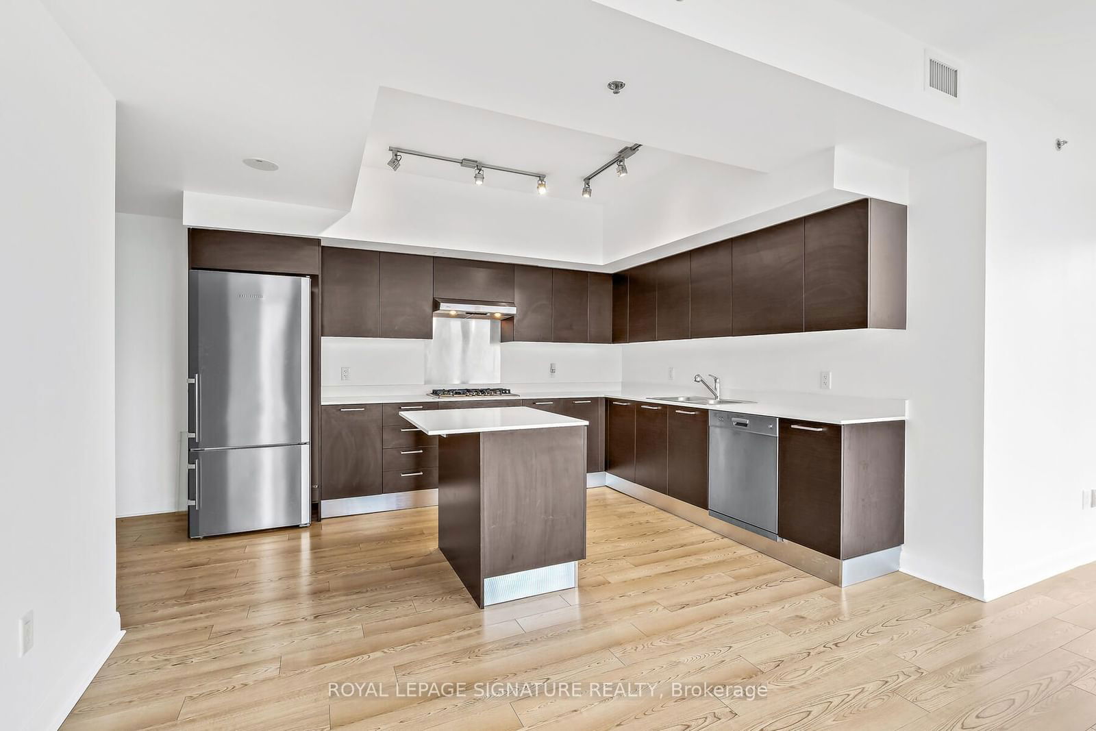 375 King St, unit 1802 for rent - image #8