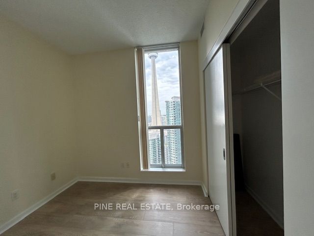 8 York St, unit 3002 for rent - image #12