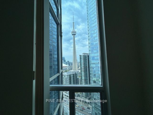 8 York St, unit 3002 for rent