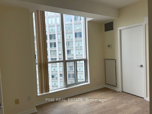 8 York St, unit 3002 for rent - image #21