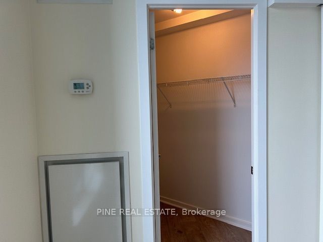 8 York St, unit 3002 for rent - image #25