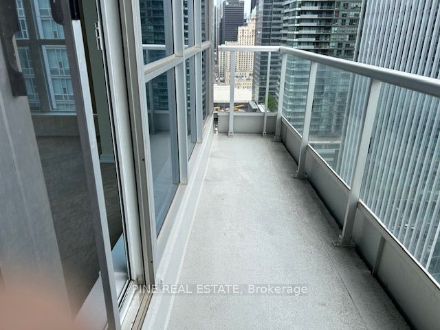 8 York St, unit 3002 for rent - image #28