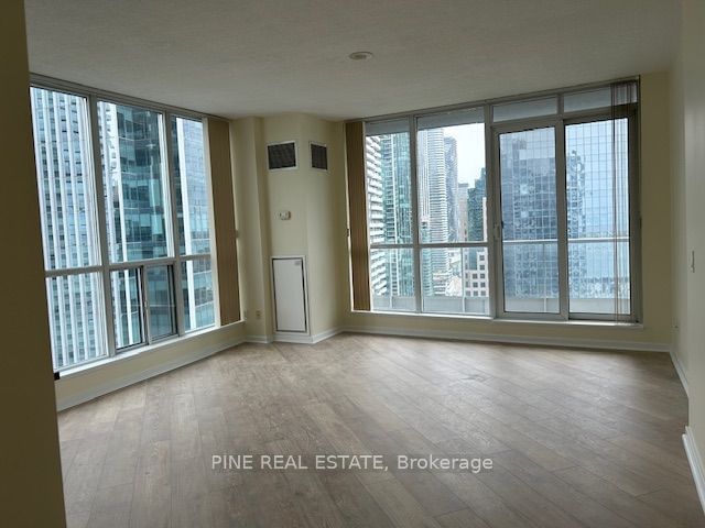 8 York St, unit 3002 for rent - image #6