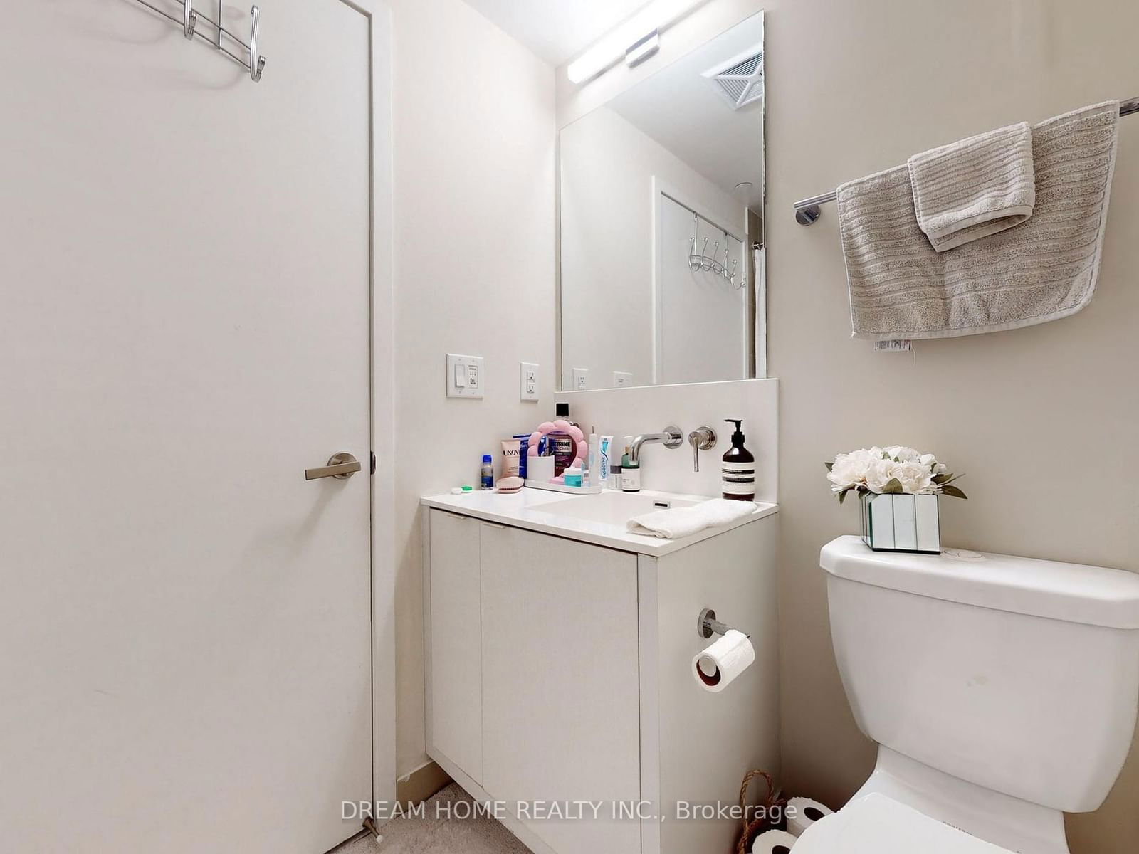 88 Harbour St, unit 2505 for sale - image #17