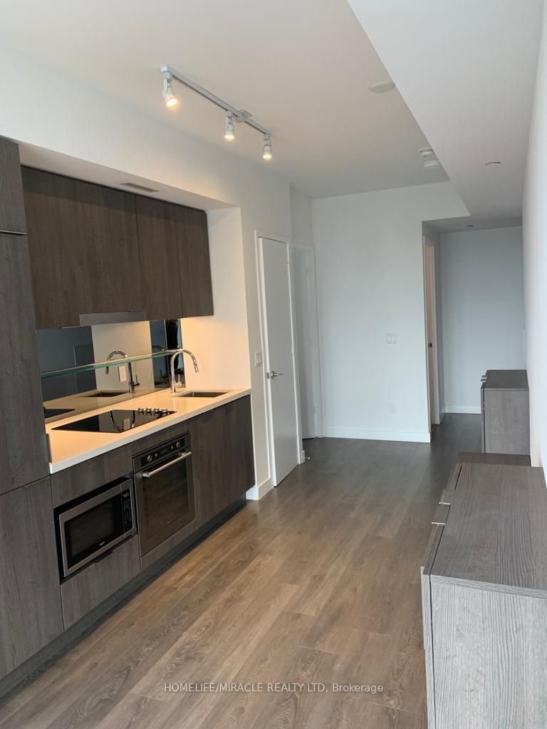 215 Queen St W, unit 1405 for sale