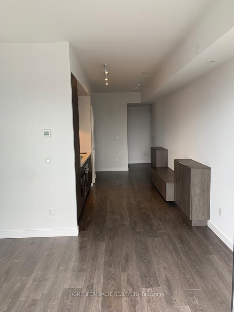 215 Queen St W, unit 1405 for sale