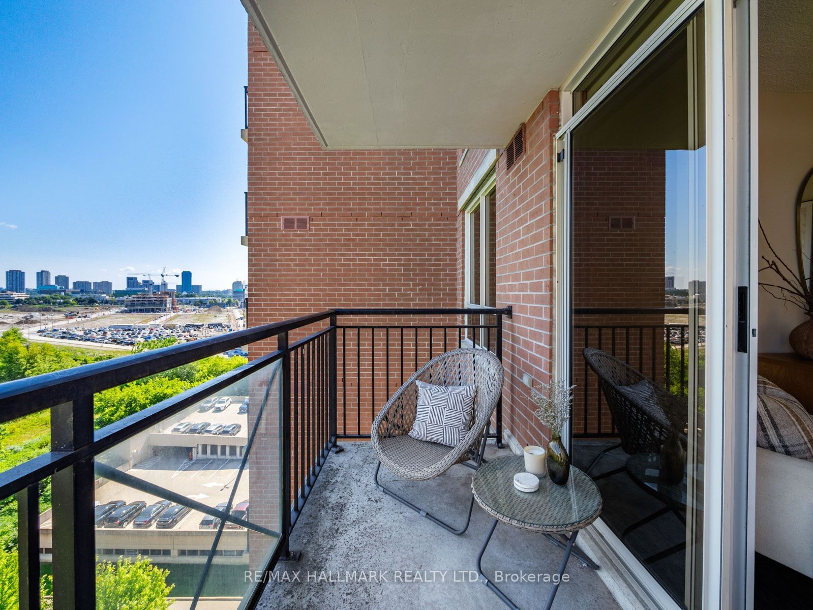 1103 Leslie St, unit 1107 for sale