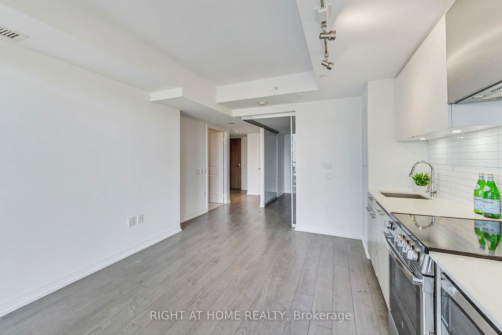 251 Jarvis St, unit 614 for sale - image #10