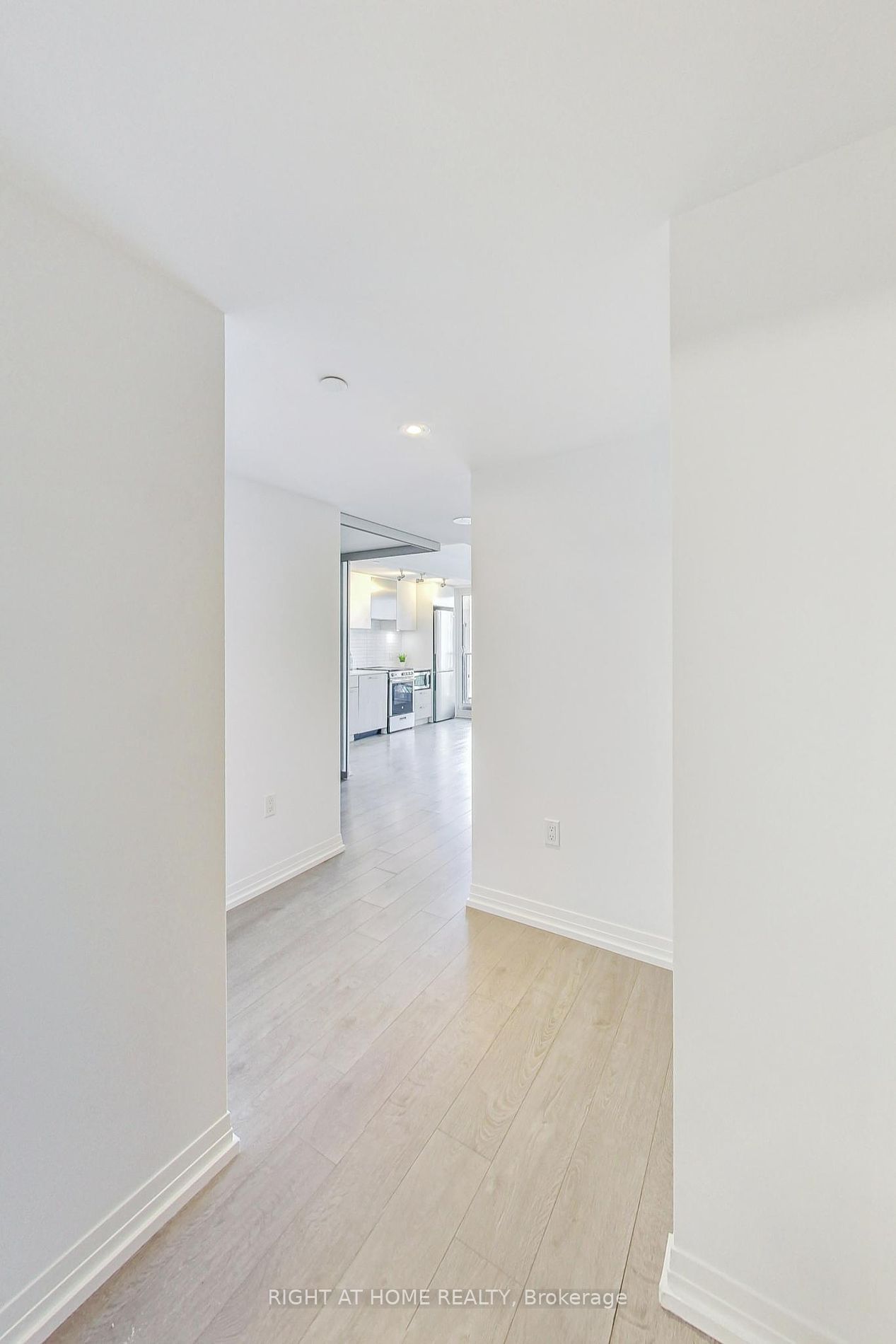 251 Jarvis St, unit 614 for sale - image #6