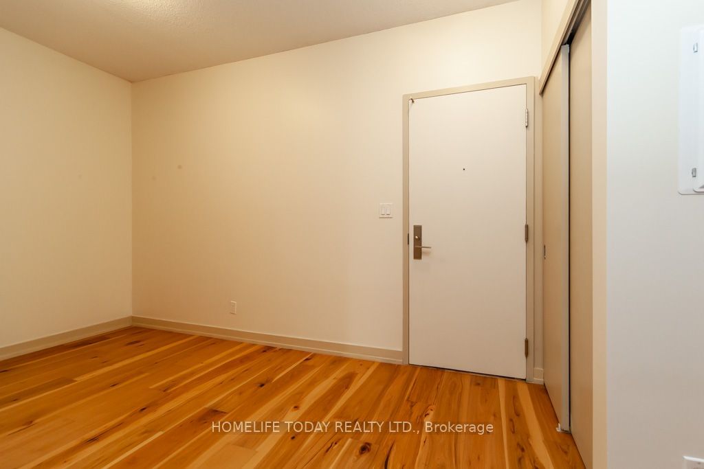 126 Simcoe St, unit 806 for sale - image #17