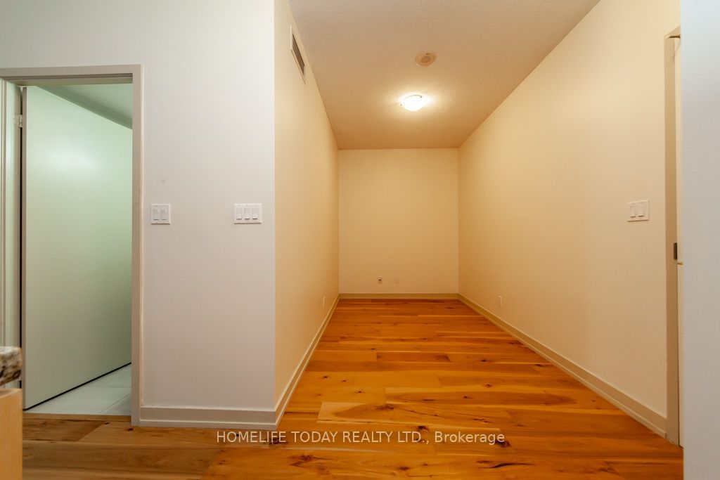 126 Simcoe St, unit 806 for sale - image #18