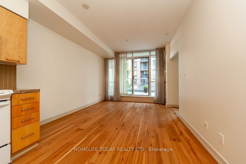 126 Simcoe St, unit 806 for sale - image #5