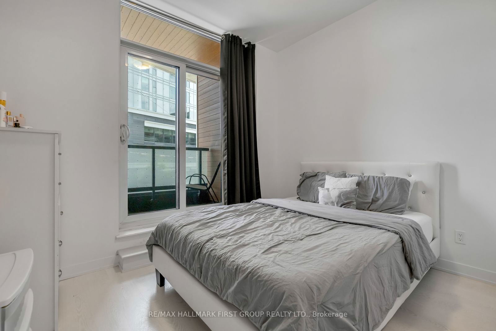 50 Ordnance St, unit 215 for sale - image #10