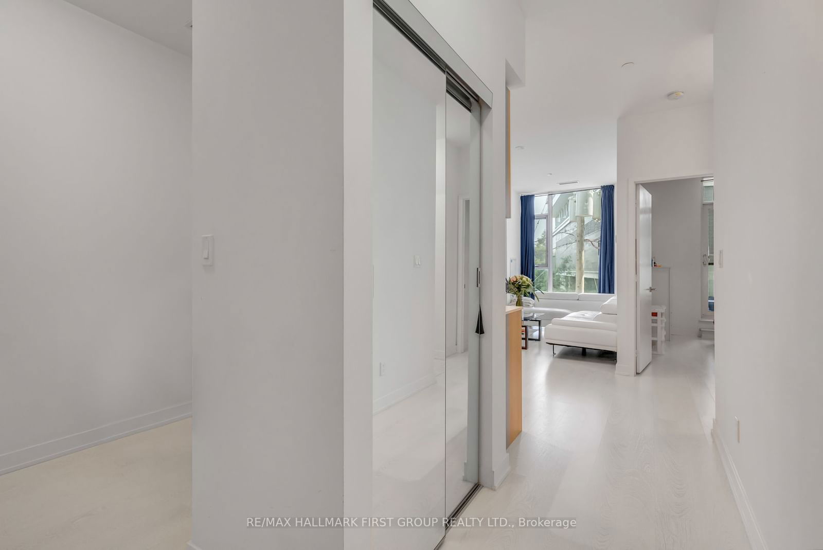 50 Ordnance St, unit 215 for sale - image #3