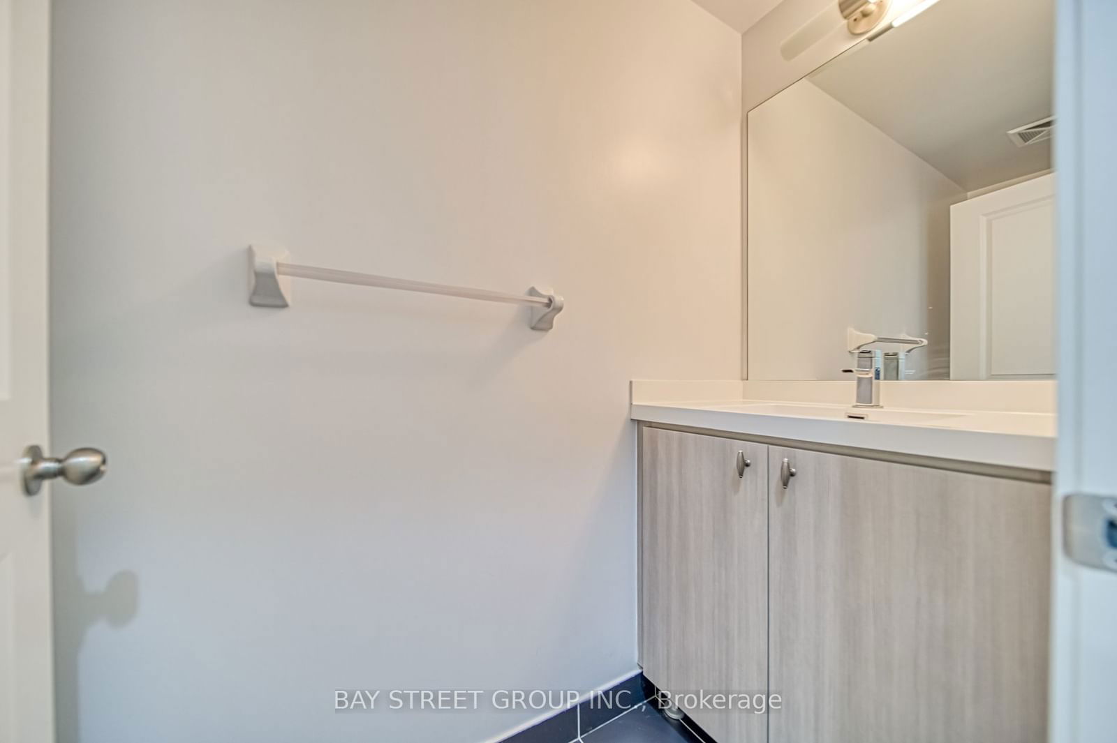 105 George St, unit 404 for sale - image #24