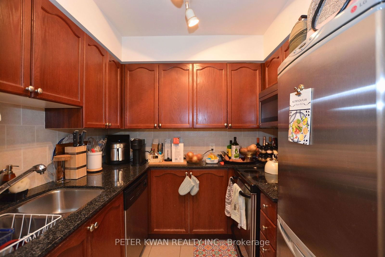 1103 Leslie St, unit 801 for rent - image #7