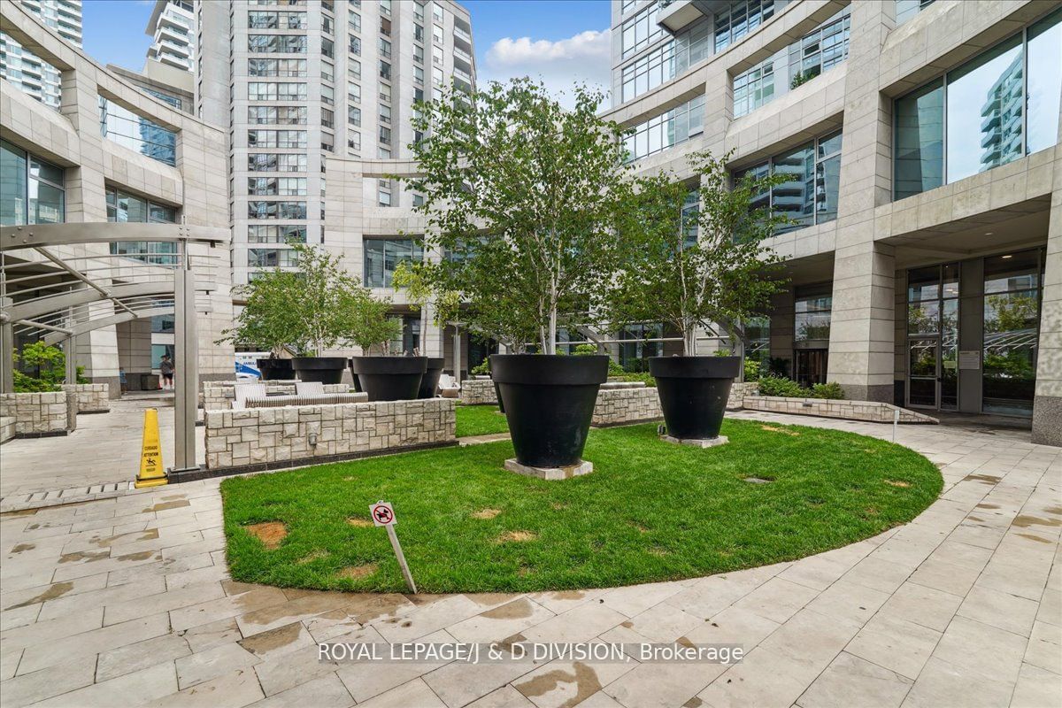 2181 Yonge St, unit 3402 for sale - image #27